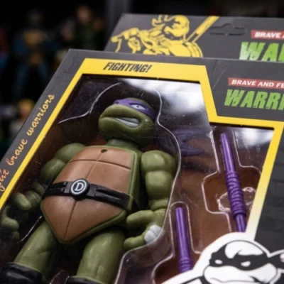 Nindža kornjače figurica Rafael sa crvenom maskom i sai oružjem